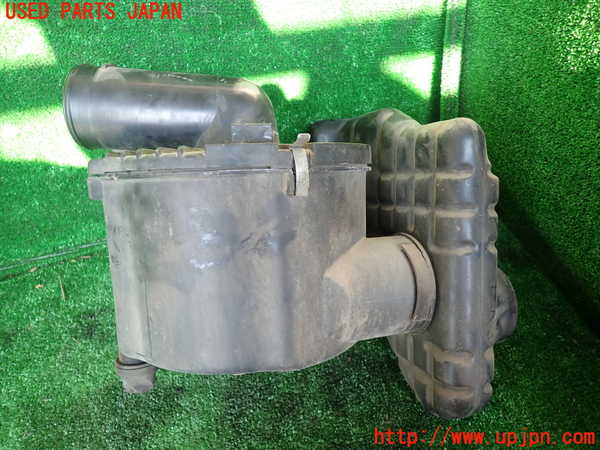 1UPJ-31242560]ビッグホーン(UBS73GW)エアクリーナーボックス 中古_m0002.jpg