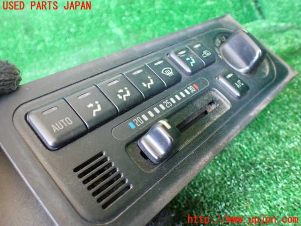 1UPJ-31246066]ビッグホーン(UBS73GW)エアコンスイッチ1 中古_m0002.jpg