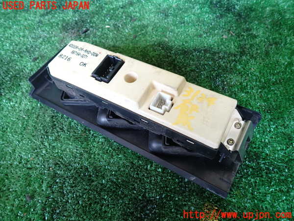 5UPJ-31246240]ビッグホーン(UBS73GW)右前パワーウィンドウスイッチ 中古_m0002.jpg