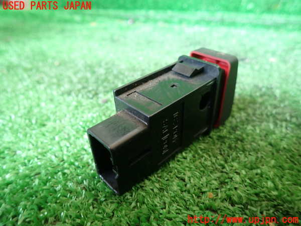 5UPJ-31246290]ビッグホーン(UBS73GW)ハザードスイッチ 中古_m0002.jpg