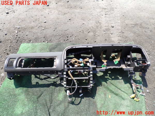 1UPJ-31247505]ビッグホーン(UBS73GW)ダッシュボード 中古_m0001.jpg