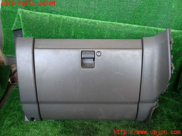 1UPJ-31247516]ビッグホーン(UBS73GW)グローブボックス1 中古_m0001.jpg