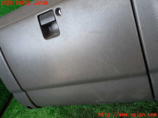 1UPJ-31247516]ビッグホーン(UBS73GW)グローブボックス1 中古_m0002.jpg