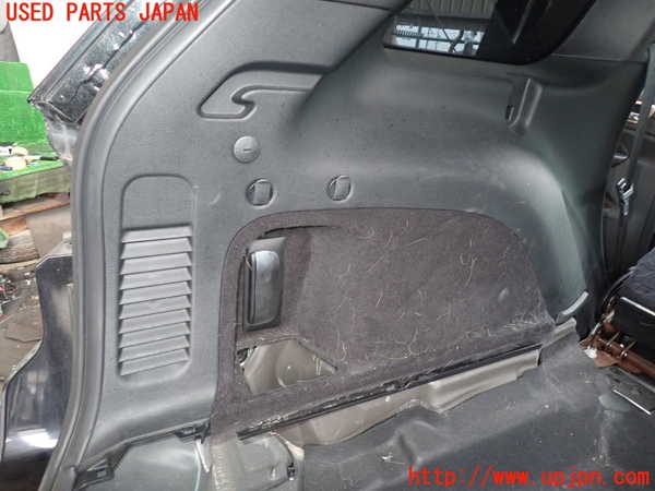 1UPJ-31267680]ジープ・グランドチェロキー(WK36T)左リアピラートリム 中古_m0004.jpg