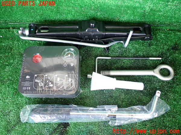 1UPJ-31277805]マセラティ・クアトロポルテ(MQP30A)車載工具 中古_m0001.jpg