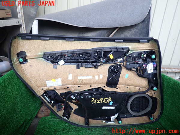 1UPJ-31271294]マセラティ・クアトロポルテ(MQP30A)右後ドア内張り 中古_m0004.jpg