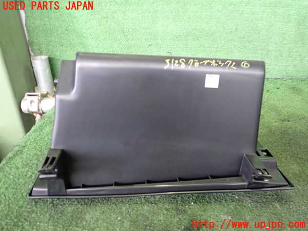 2UPJ-31287516]RX-8(SE3P)グローブボックス1 中古_m0003.jpg