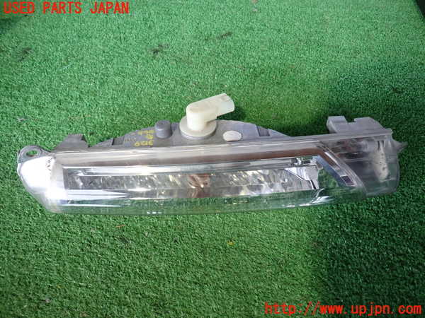 2UPJ-31291160]ポルシェ・カイエン ターボ(9PAM4851A)右ウィンカーレンズ 中古_m0001.jpg