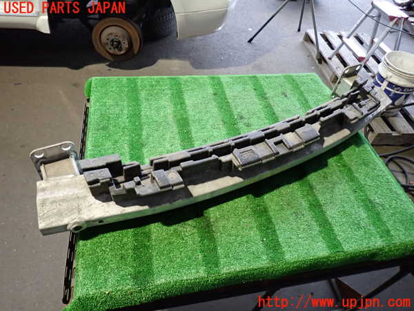 2UPJ-31291614]ポルシェ・カイエン ターボ(9PAM4851A)リアバンパーホースメント 中古_m0002.jpg