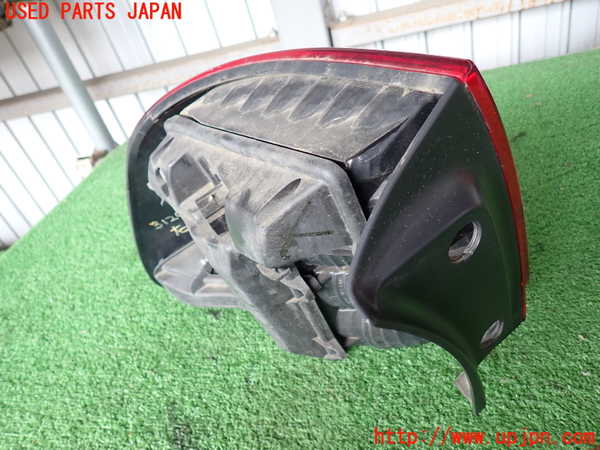 2UPJ-31291530]ポルシェ・カイエン ターボ(9PAM4851A)右テールランプ 中古_m0002.jpg