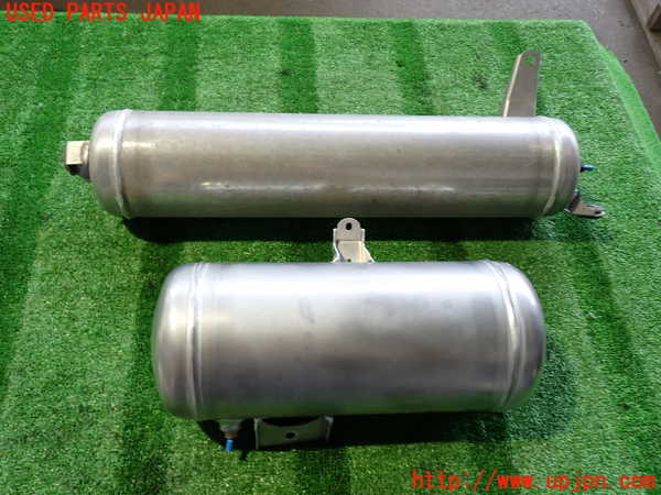 2UPJ-31295530]ポルシェ・カイエン ターボ(9PAM4851A)エアサスタンク 中古_m0004.jpg