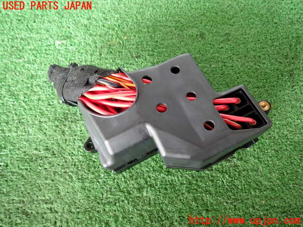 2UPJ-31296741]ポルシェ・カイエン ターボ(9PAM4851A)ヒューズボックス1 中古_m0003.jpg