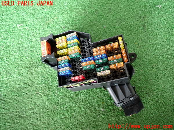 2UPJ-31296742]ポルシェ・カイエン ターボ(9PAM4851A)ヒューズボックス2 中古_m0001.jpg