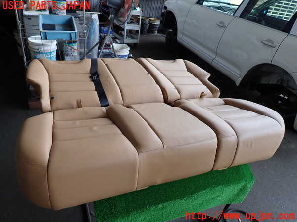 2UPJ-31297385]ポルシェ・カイエン ターボ(9PAM4851A)リアシート 中古_m0001.jpg