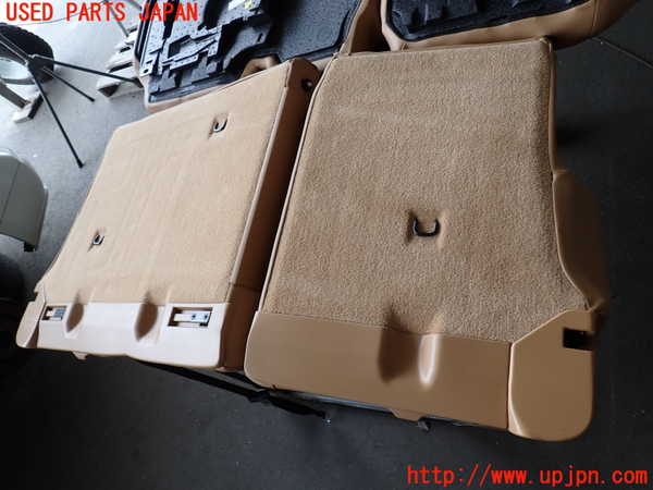 2UPJ-31297385]ポルシェ・カイエン ターボ(9PAM4851A)リアシート 中古_m0004.jpg