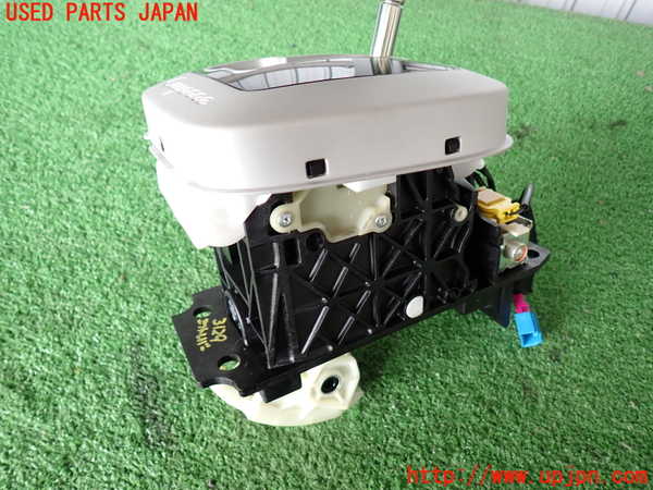 2UPJ-31297555]ポルシェ・カイエン ターボ(9PAM4851A)ATシフトレバー 中古_m0002.jpg