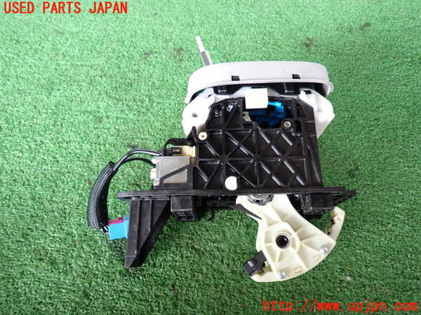 2UPJ-31297555]ポルシェ・カイエン ターボ(9PAM4851A)ATシフトレバー 中古_m0003.jpg