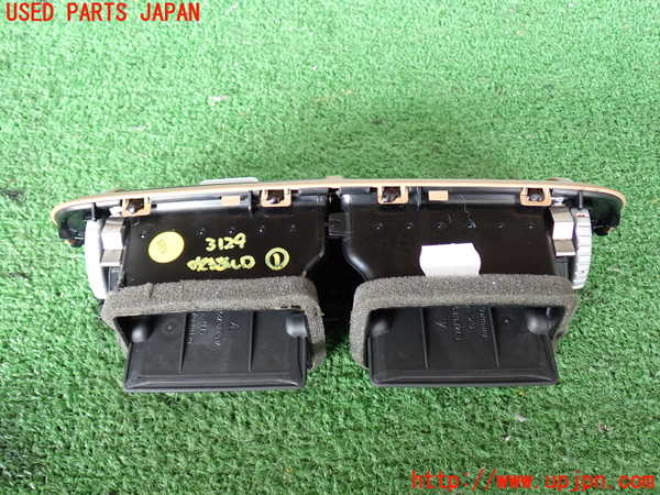 2UPJ-31297526]ポルシェ・カイエン ターボ(9PAM4851A)エアコン吹き出し口1 (真中) 中古_m0002.jpg