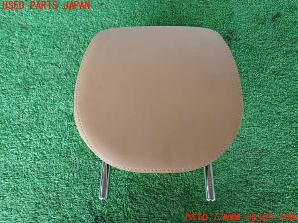 2UPJ-31297150]ポルシェ・カイエン ターボ(9PAM4851A)右2列目ヘッドレスト 中古_m0001.jpg