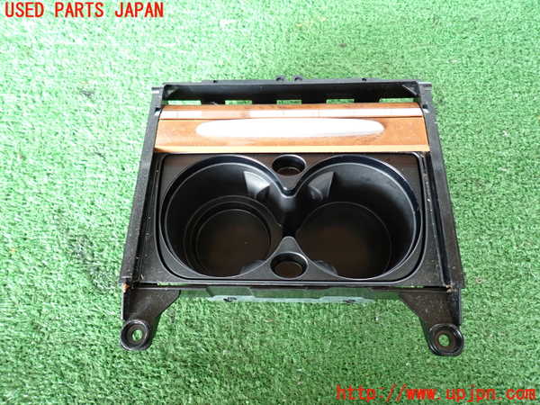 2UPJ-31297810]ポルシェ・カイエン ターボ(9PAM4851A)ドリンクホルダー 中古_m0002.jpg