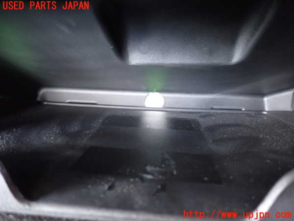 2UPJ-31307516]ジープ・グランドチェロキー(WK36T)グローブボックス1 中古_m0003.jpg