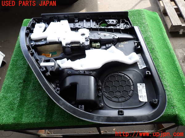 2UPJ-31301294]ジープ・グランドチェロキー(WK36T)右後ドア内張り 中古_m0004.jpg