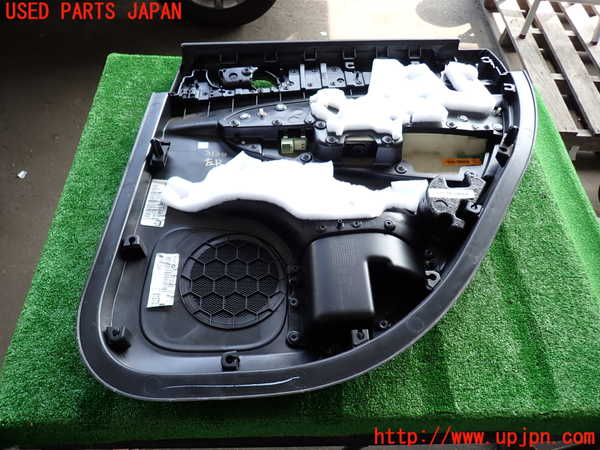 2UPJ-31301324]ジープ・グランドチェロキー(WK36T)左後ドア内張り 中古_m0004.jpg