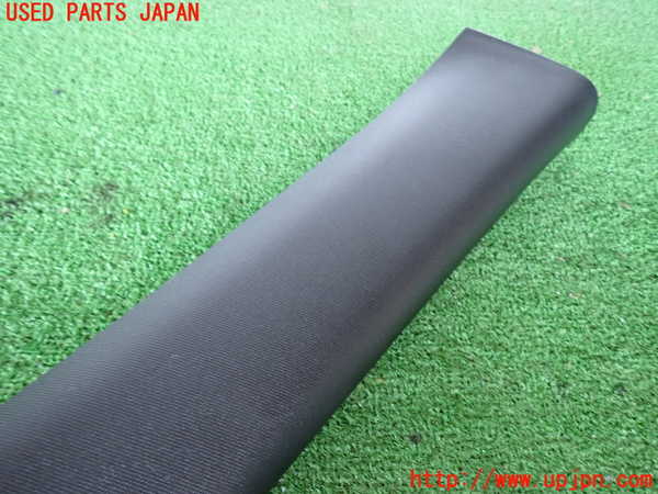 2UPJ-31307655]ジープ・グランドチェロキー(WK36T)右フロントピラートリム 中古_m0002.jpg