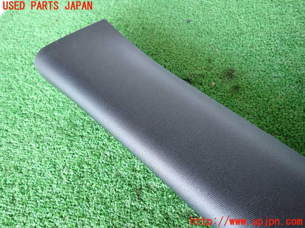 2UPJ-31307660]ジープ・グランドチェロキー(WK36T)左フロントピラートリム 中古_m0002.jpg