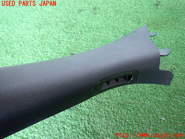 2UPJ-31307660]ジープ・グランドチェロキー(WK36T)左フロントピラートリム 中古_m0003.jpg