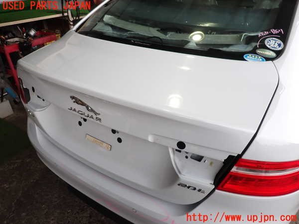 2UPJ-31311500]ジャガー・XE(JA2XC)トランク 中古_m0001.jpg