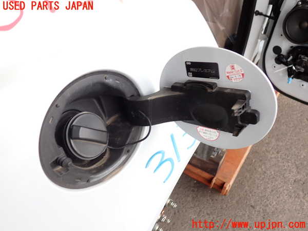 2UPJ-31311690]ジャガー・XE(JA2XC)フューエルリッド 中古_m0002.jpg