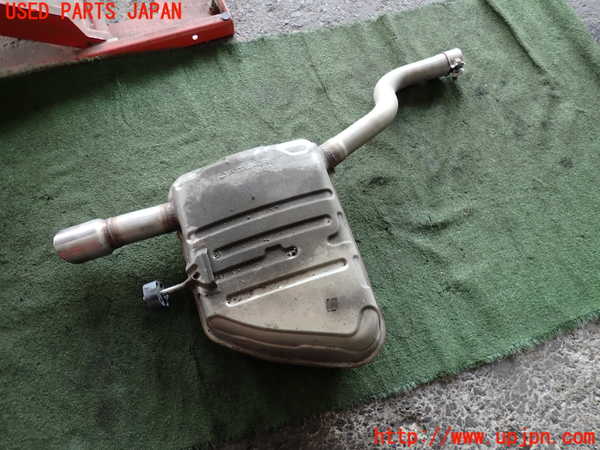 2UPJ-31312671]ジャガー・XE(JA2XC)リアマフラー1 中古_m0001.jpg