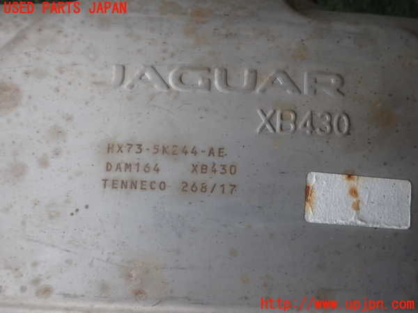 2UPJ-31312671]ジャガー・XE(JA2XC)リアマフラー1 中古_m0003.jpg