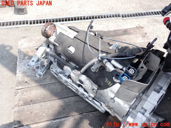 2UPJ-31313010]ジャガー・XE(JA2XC)ミッション AT 204PT 中古_m0002.jpg