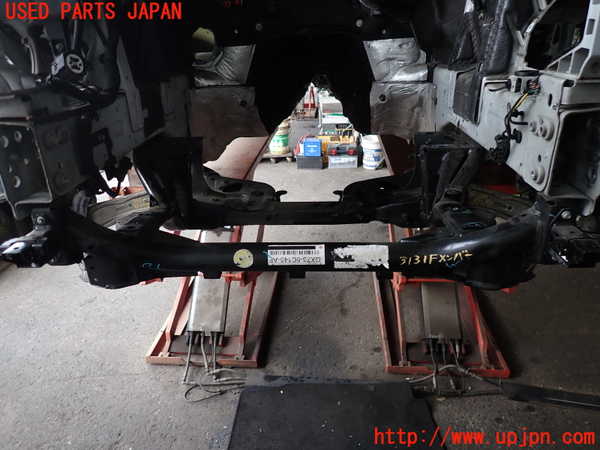 2UPJ-31315285]ジャガー・XE(JA2XC)フロントメンバー 中古_m0002.jpg