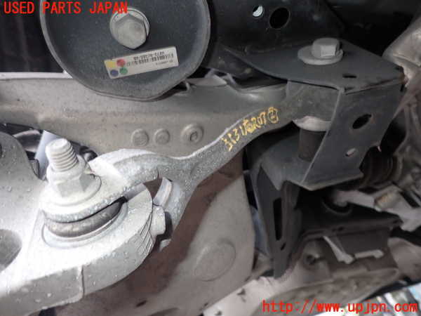 2UPJ-31315205]ジャガー・XE(JA2XC)右リアロアアーム2 中古_m0001.jpg