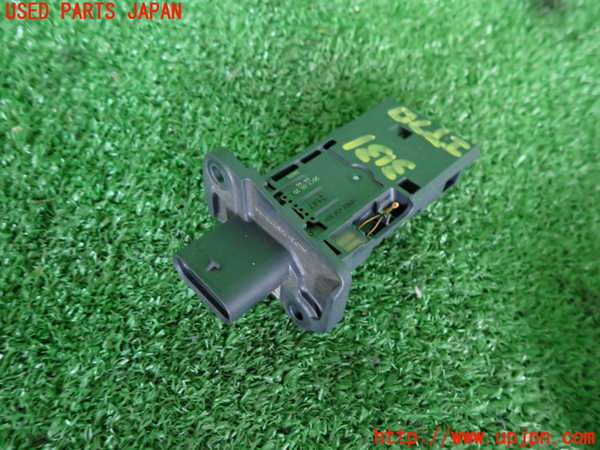 2UPJ-31316320]ジャガー・XE(JA2XC)エアフロメーター 中古_m0001.jpg