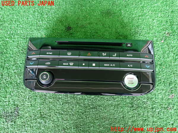 2UPJ-31316066]ジャガー・XE(JA2XC)エアコンスイッチ1 中古_m0001.jpg