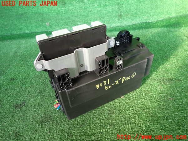 2UPJ-31316741]ジャガー・XE(JA2XC)ヒューズボックス1 中古_m0002.jpg