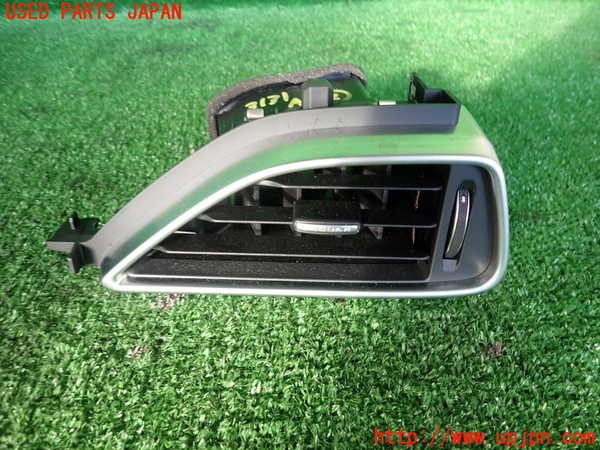 2UPJ-31317527]ジャガー・XE(JA2XC)エアコン吹き出し口2 (右) 中古_m0001.jpg