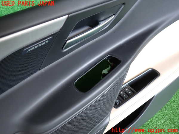 2UPJ-31311234]ジャガー・XE(JA2XC)右前ドア内張り 中古_m0002.jpg