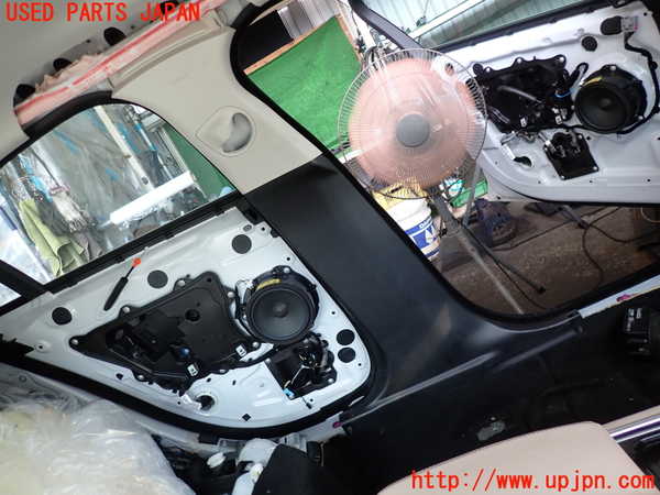 2UPJ-31317670]ジャガー・XE(JA2XC)左センターピラートリム 中古_m0001.jpg