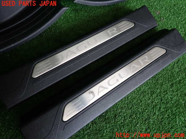 2UPJ-31317740]ジャガー・XE(JA2XC)スカッフプレート 中古_m0002.jpg
