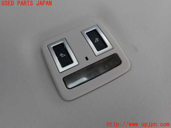 2UPJ-31316412]ジャガー・XE(JA2XC)ルームランプ2 (真中 2列目) 中古_m0001.jpg