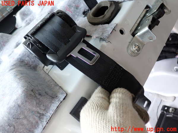2UPJ-31317135]ジャガー・XE(JA2XC)真中2列目シートベルト 中古_m0001.jpg