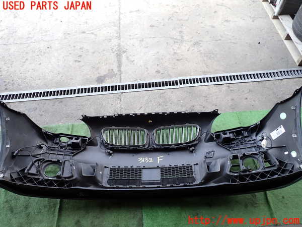2UPJ-31321010]BMW アクティブハイブリッド5(AH5)(FZ35)(F10)Mスポーツ フロントバンパー 中古_m0005.jpg
