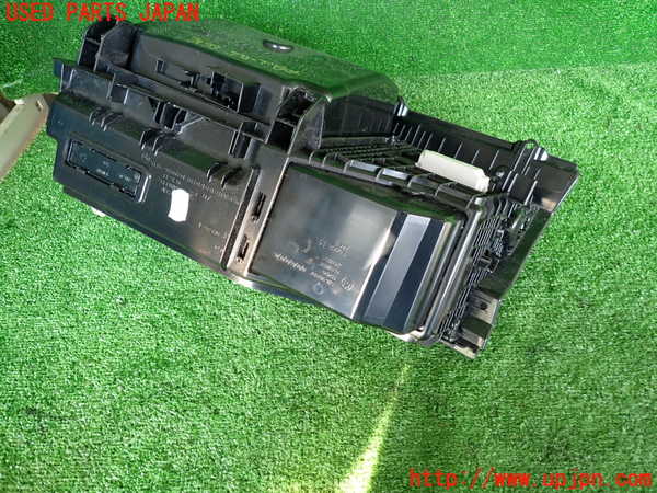 2UPJ-31327516]BMW アクティブハイブリッド5(AH5)(FZ35)(F10)グローブボックス1 中古_m0003.jpg
