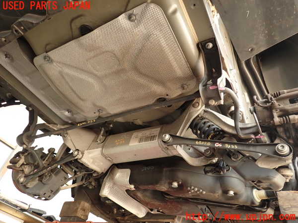 2UPJ-31335445]DSオートモビルズ ・DS 7(DS7 クロスバック)(X745G06)リアスタビライザー 中古_m0001.jpg
