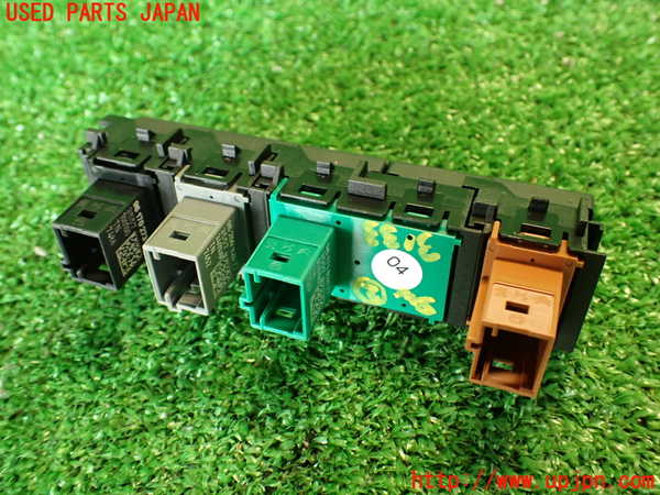 2UPJ-31336307]DSオートモビルズ ・DS 7(DS7 クロスバック)(X745G06)スイッチ2 (レーンキープ等) 中古_m0003.jpg